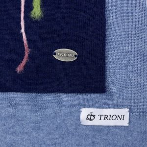 Photo Trioni Wool Scarf with pink lily