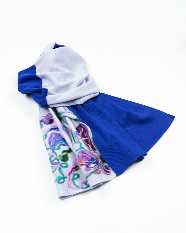 Wool Scarf with purple flowers