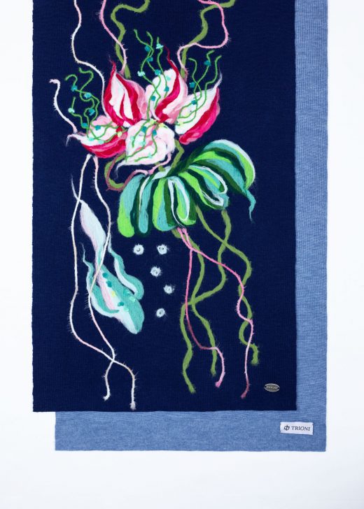 Wool Scarf with pink lily