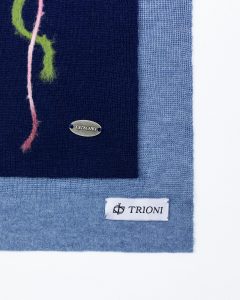 Photo Trioni Wool Scarf with pink lily