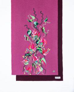 Photo Trioni Wool Scarf with pink flowers