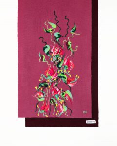 Photo Trioni Wool Scarf with pink flowers