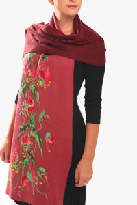 Photo Trioni Wool Scarf with pink flowers