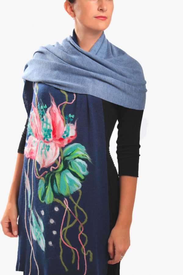 Wool Scarf with pink lily