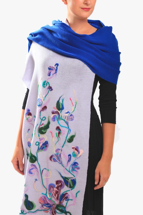 Wool Scarf with purple flowers