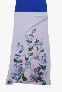 Photo Trioni Wool Scarf with purple flowers