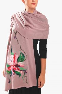 Photo Trioni Wool Scarf with red flower