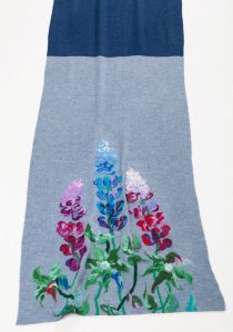 Photo Trioni Wool Scarf with lupines