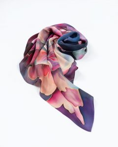 Photo Trioni Silk scarf with red flowers