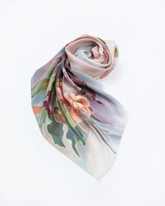 Photo Trioni Silk scarf with roses