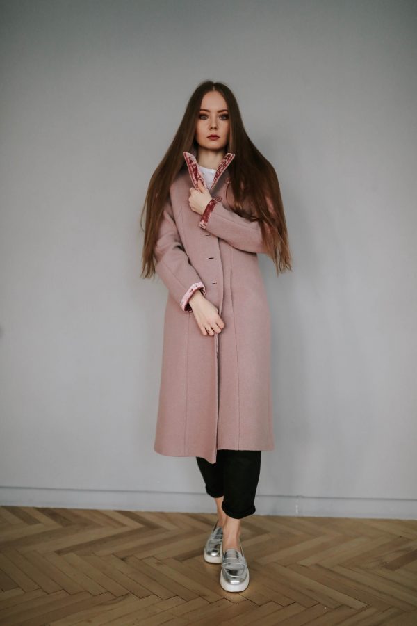 Wool coat in rose
