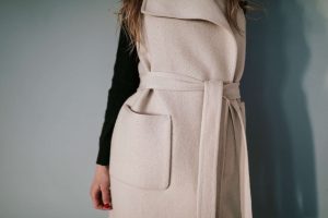 Photo Trioni Wool long vest in beige